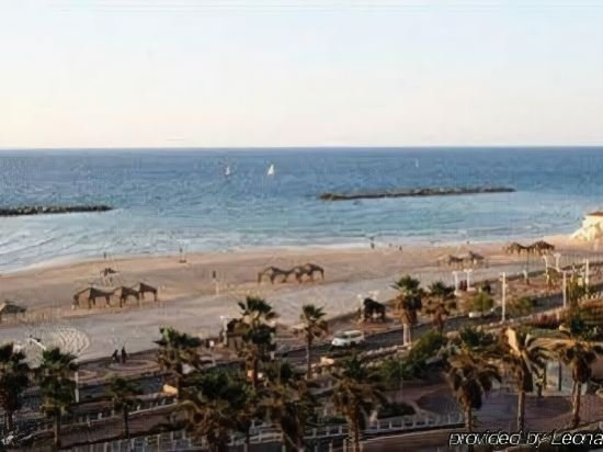 Фото Maxim Hotel