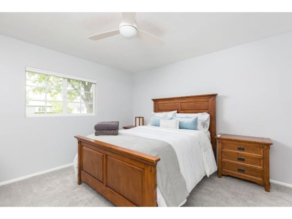 Фото Elm - Modern 4bd Private Pool & Walk to Biltmore