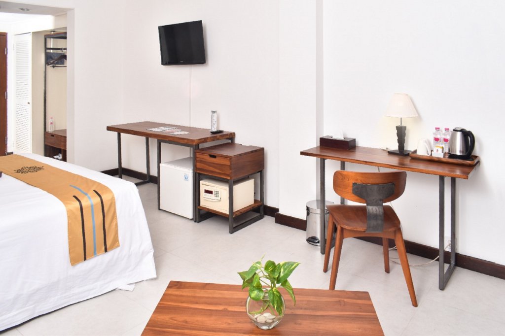 Фото Metro Park View Hotel Kota Lama Semarang