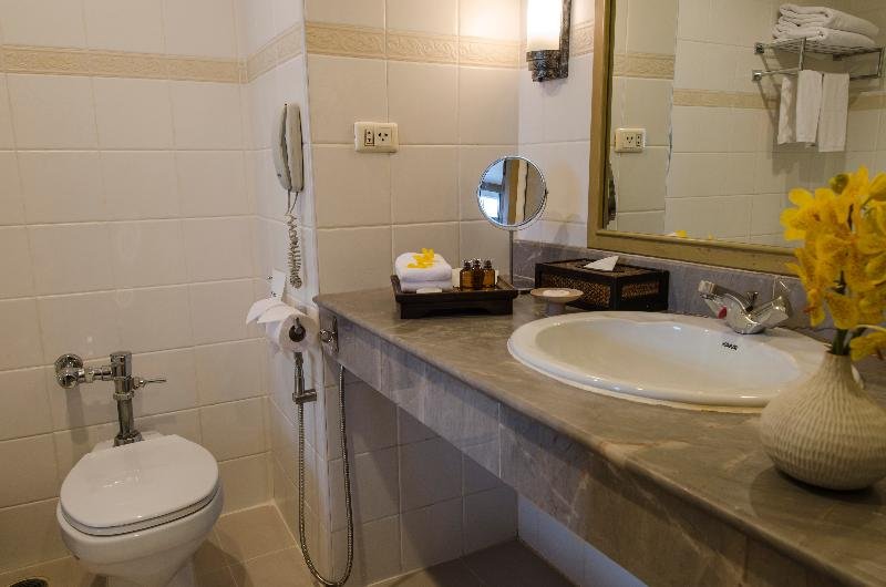 Фото The Tarntawan Hotel Surawong Bangkok