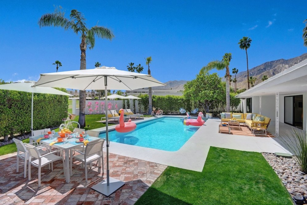 Фото 511 E Sierra Way Home by RedAwning