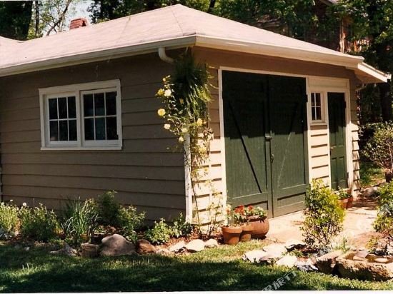 Фото Little House Nashville by Redawning