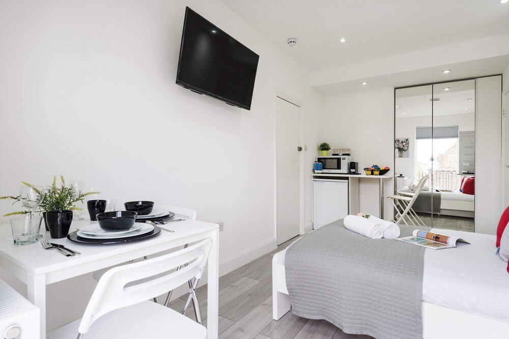 Фото Earl's Court Ongar Road Apartments by Flying Butler