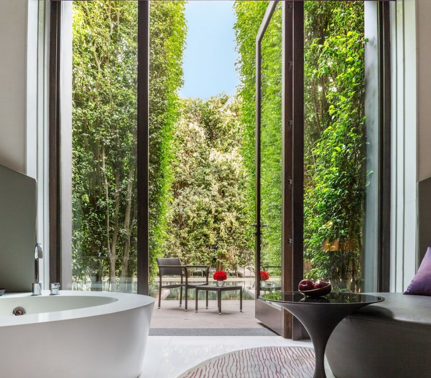 Фото The Roseate New Delhi