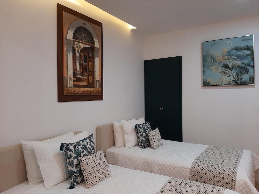 Фото Adamas House Hotel