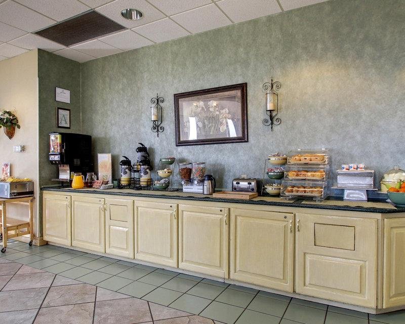 Фото Quality Inn Gulfport I-10