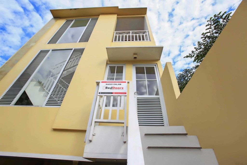 Фото RedDoorz @ Radio Dalam