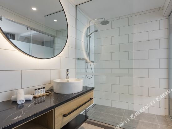 Фото Oaks Wellington Hotel