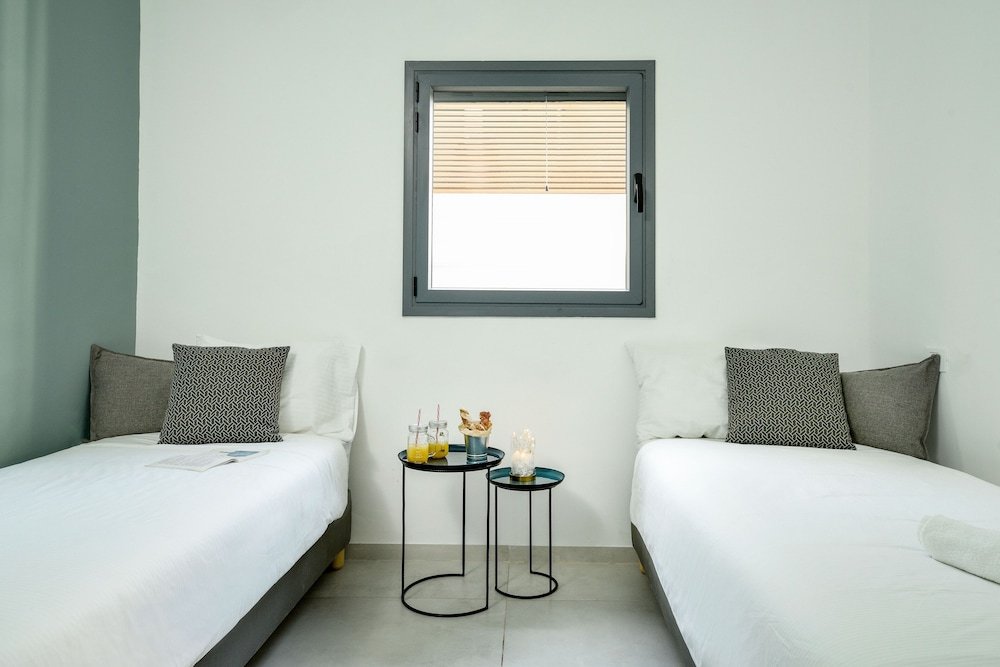 Фото Stylish with Balcony Viewing Rothschild