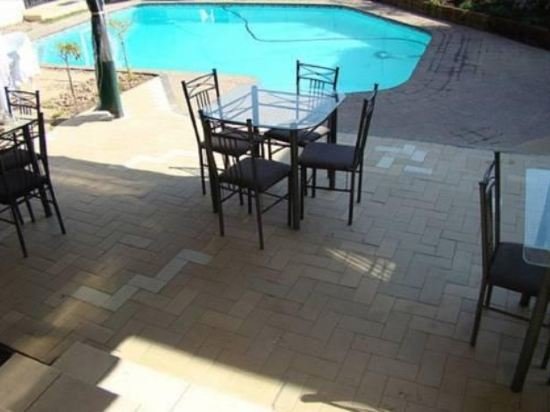 Фото Louhallas Bed & Breakfast