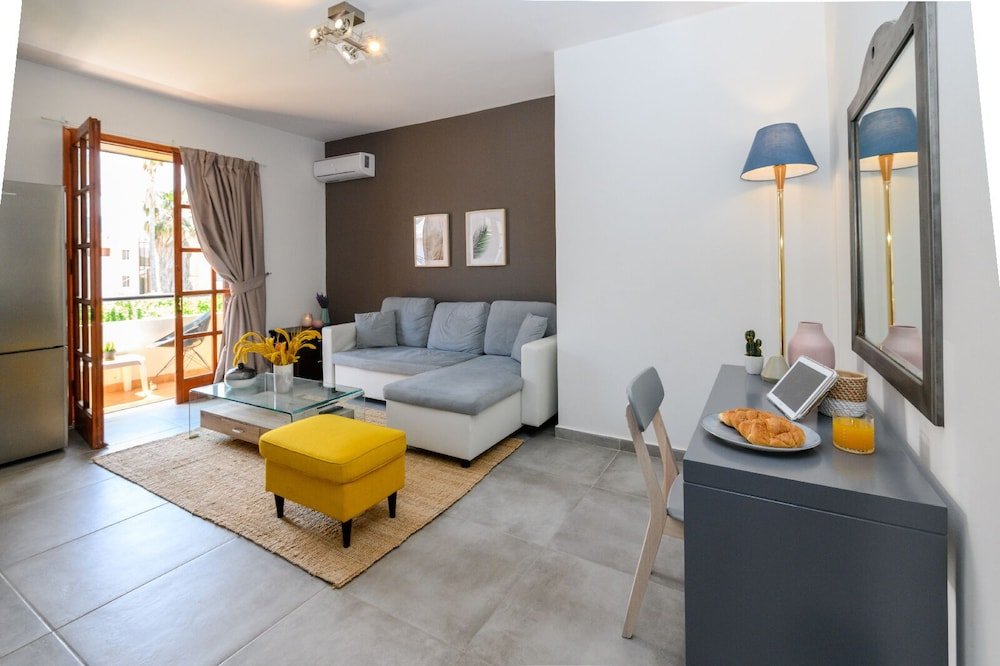 Фото Jonathan City Apartments