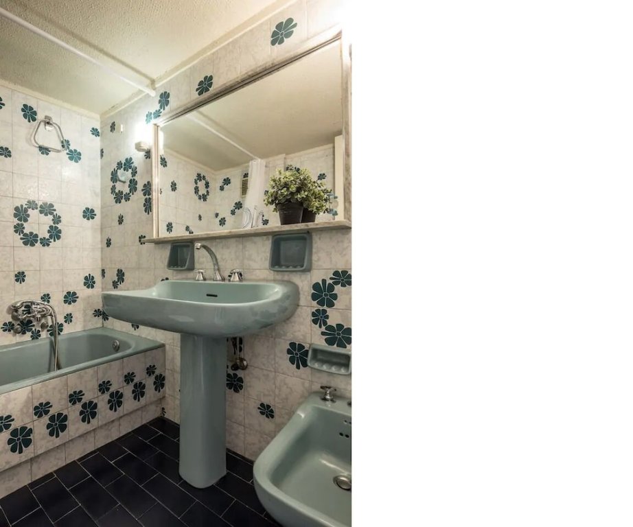 Фото Three Bedrooms Apartment in City Center
