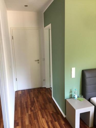 Фото Trafohaus am Kaiserbahnhof