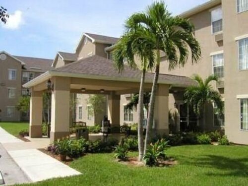 Гостиница InTown Suites Extended Stay Fort Myers