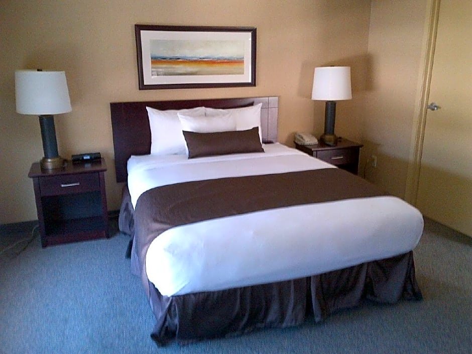 Фото Franklin Suite Hotel