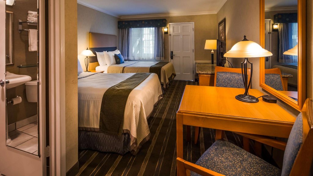 Фото Best Western Plus Palm Court Hotel