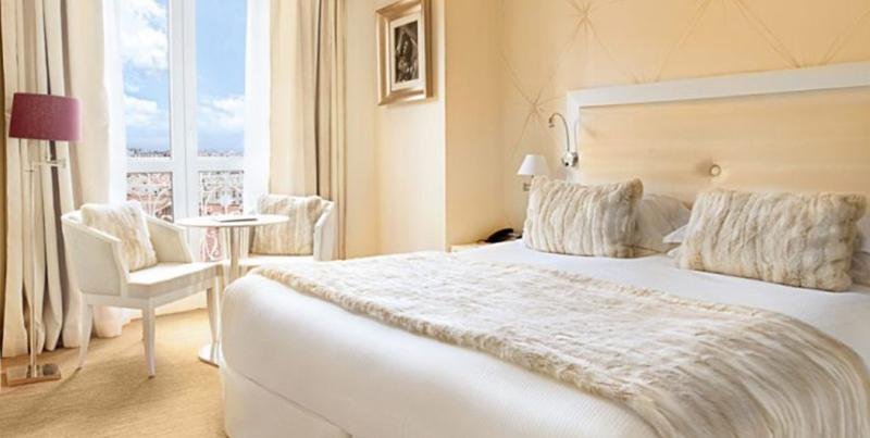 Фото Hotel Renoir