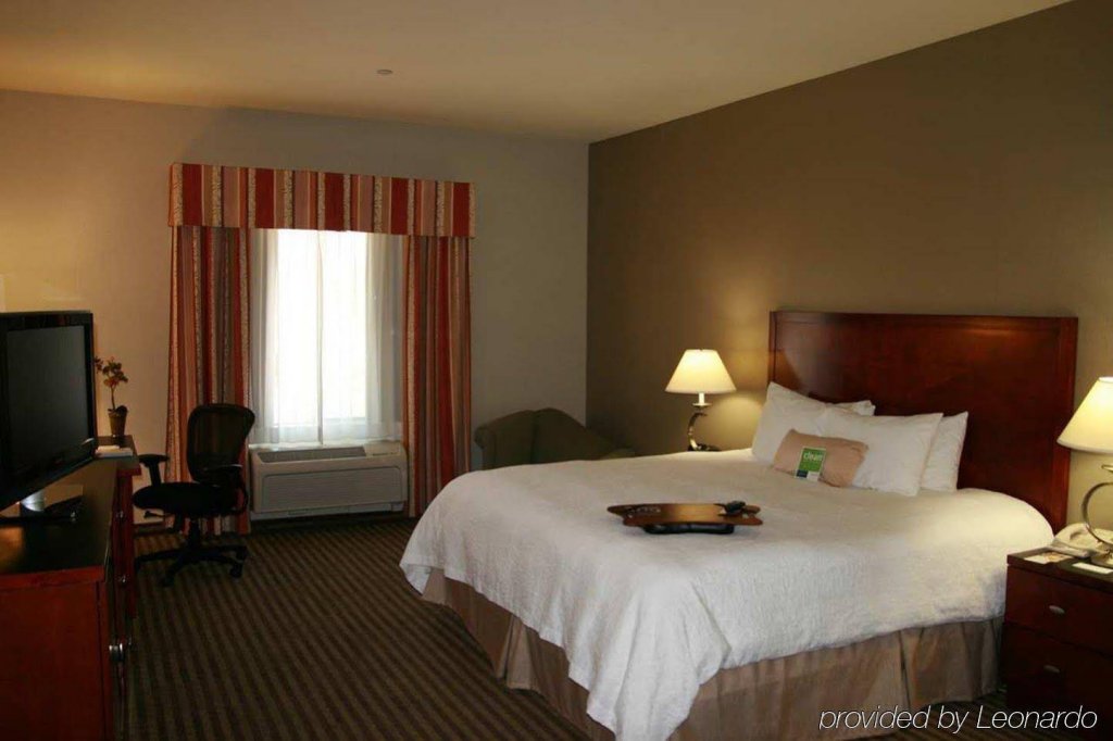 Фото Hampton Inn Visalia