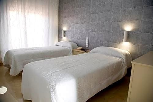 Фото Hotel Restaurante Reina Victoria