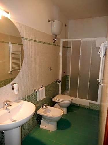 Фото Albergo dei Leoni