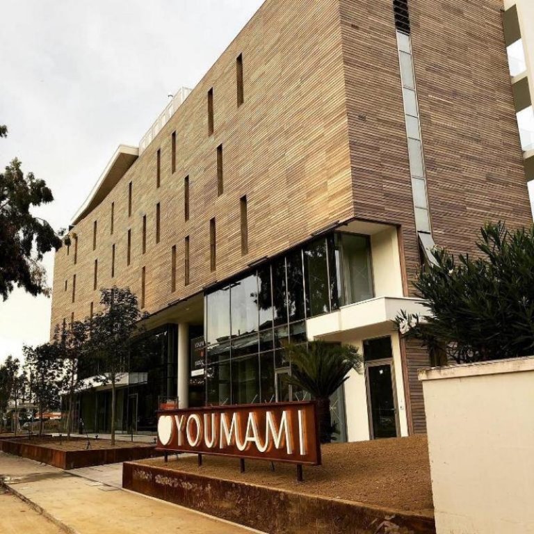 Фото Youmami Lifestyle Suite Hotel