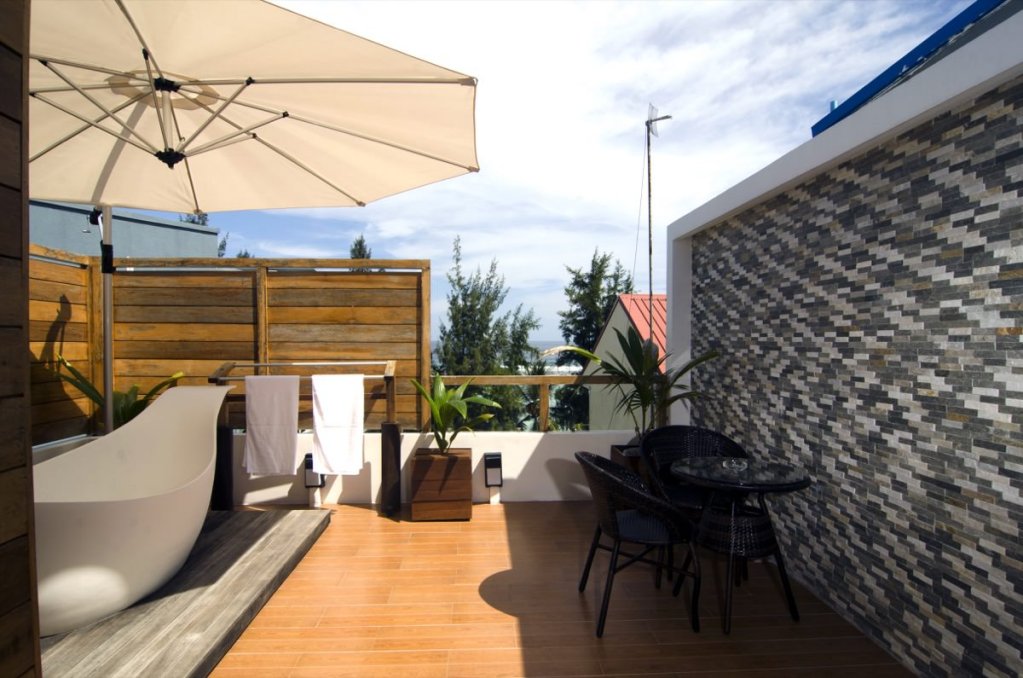 Фото Coconut Tree Hulhuvilla Beach