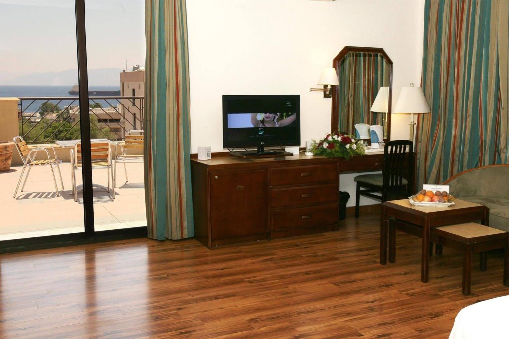 Фото Hotel Golden Tulip Aqaba Red Sea