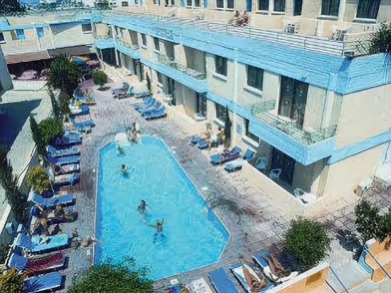 Фото отеля 2