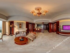 Гостиница Crowne Plaza Yantai Seaview, an Ihg Hotel