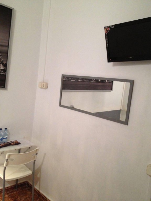 Фото Hostal Lleida