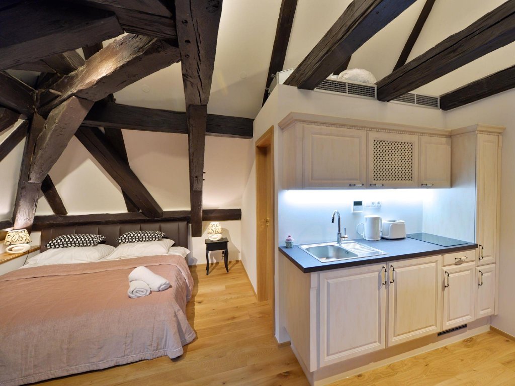 Фото Old Town Boutique Apartments