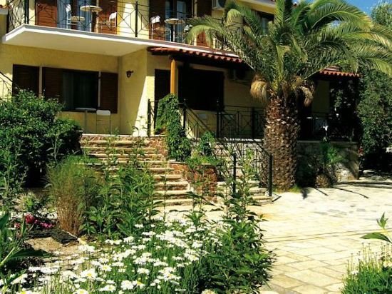 Фото Mytilana Village Hotel