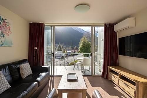 Фото Whistler Holiday Apartments 