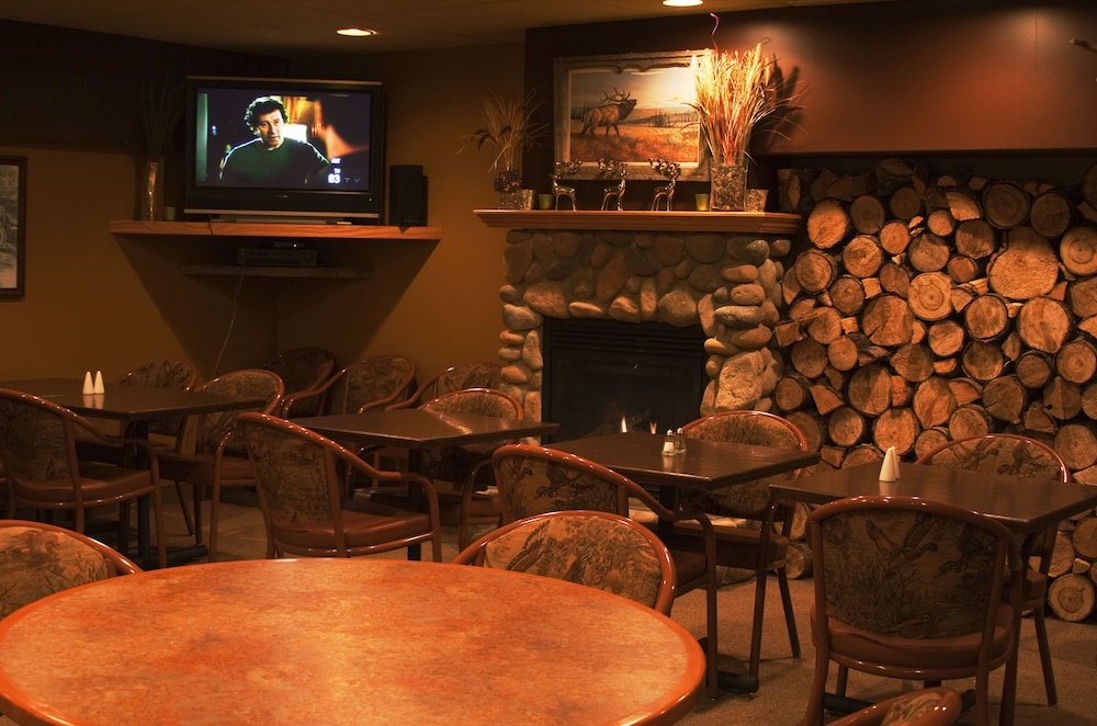 Фото Elkwater Lake Lodge