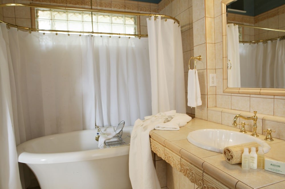 Фото Ashton's Bed and Breakfast