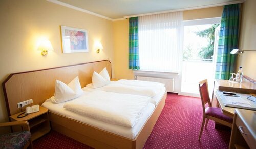 Гостиница Hotel Restaurant Zur Post Lohfelden