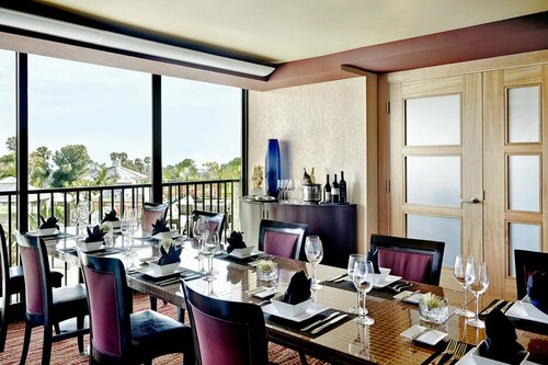 Гостиница Newport Beach Marriott Hotel and SPA в Ньюпорт-Бич