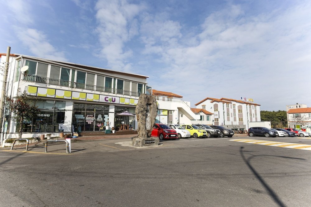 Фото Jeju Ocean Family Hotel