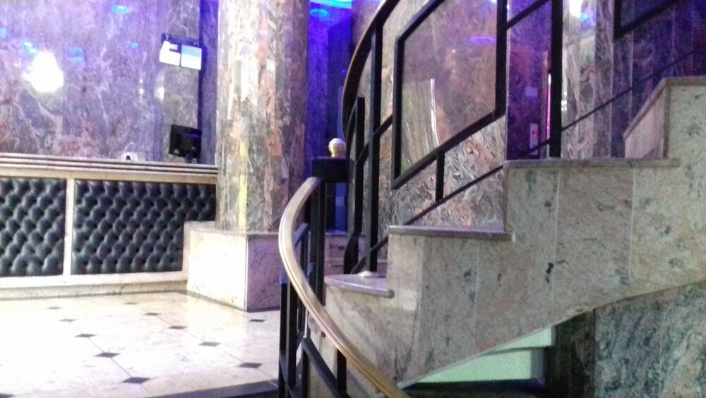 Фото La Guardia Hotel