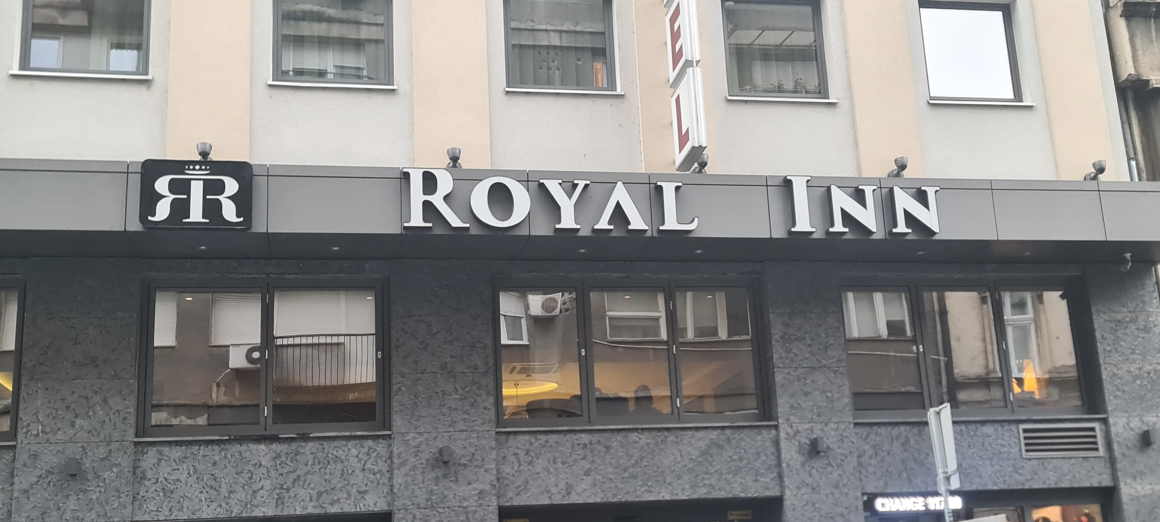 Фото Royal Inn Hotel