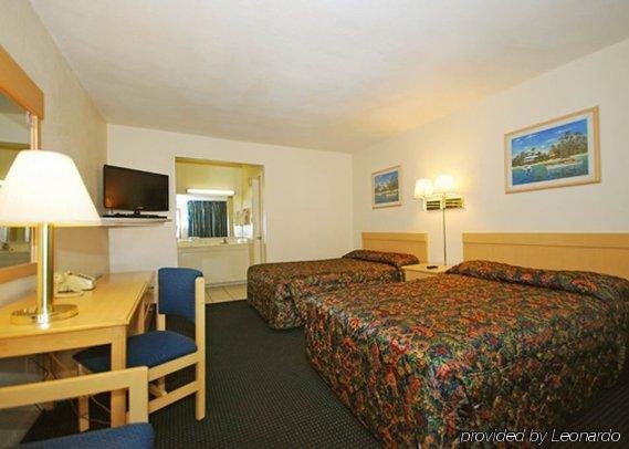 Фото Rodeway Inn Regalodge