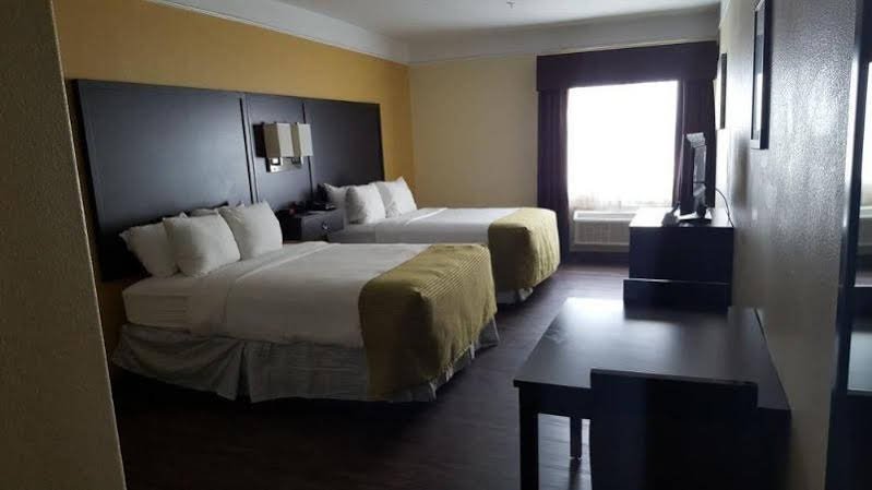 Фото Days Inn & Suites by Wyndham Galveston West/Seawall