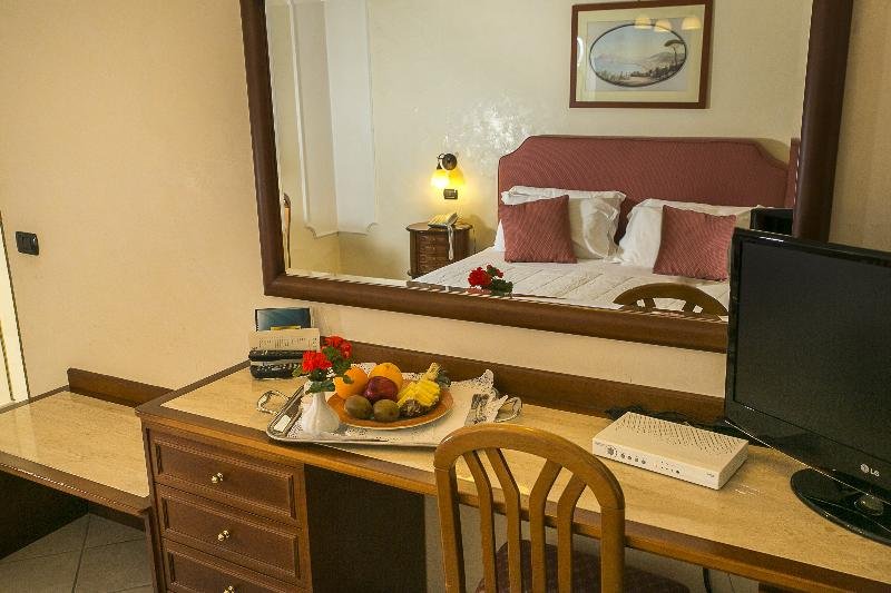 Фото Montespina Park Hotel