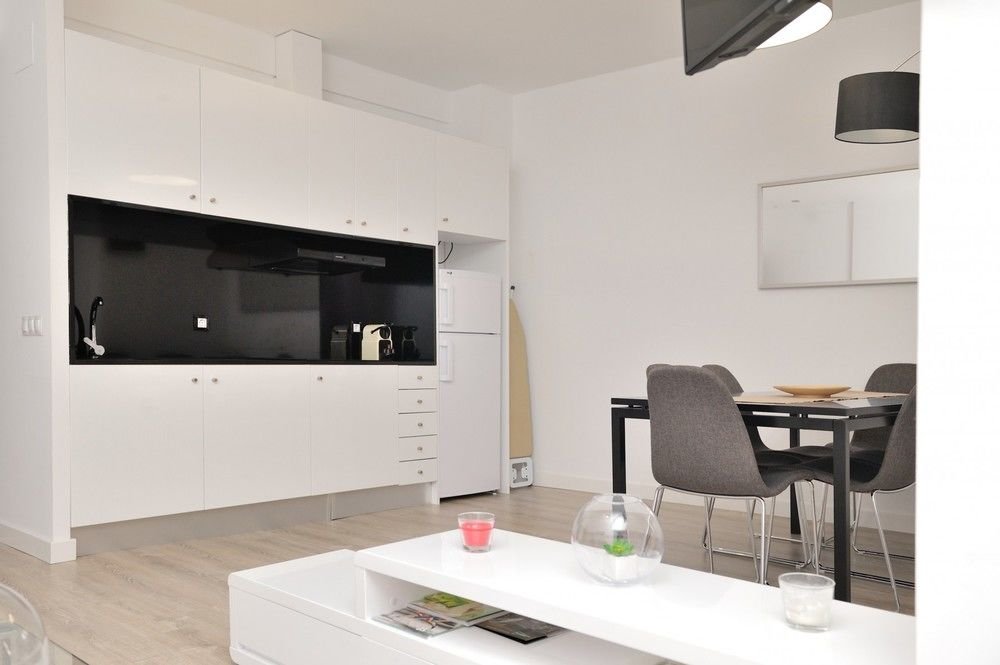 Фото Apartamentos Travel Habitat Ayuntamiento