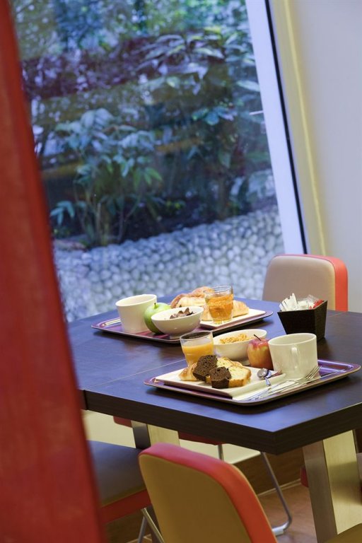 Фото Ibis Paris Montmartre Sacré-Coeur