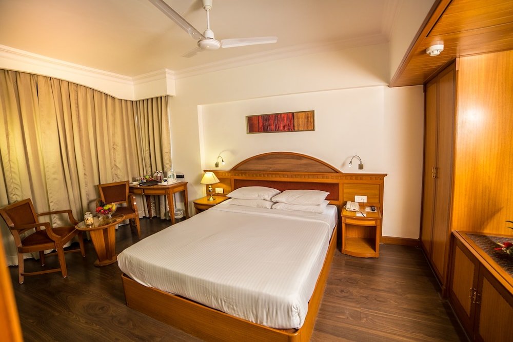 Фото Fariyas Hotel