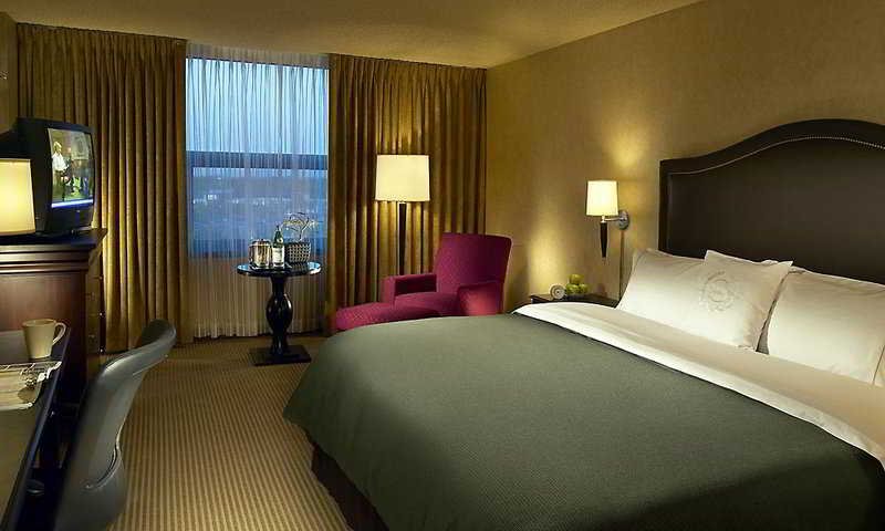 Фото Sheraton Cerritos Hotel