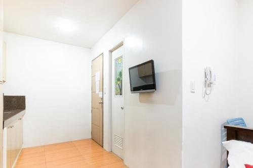 Фото RedDoorz Plus near Robinsons Place Manila