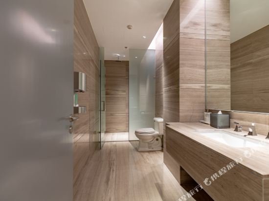 Фото Courtyard by Marriott Shanghai Minhang