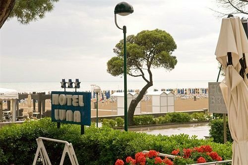 Гостиница Hotel Luna в Линьяно-Саббьядоро